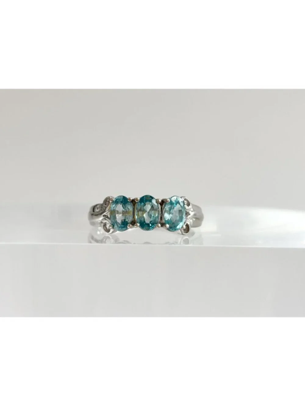 Aquamarine Oval Cut Row Set Triple Swirly Sterling Silver 925 Vintage Ring sz 8